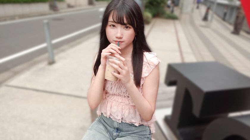 タイトルは「真面目女子！むっつりスケベの音大生は乳首が弱点？！エロに興味なさそうな感じなのにセックスが始まると快楽に貪欲！自分から腰を振ってセルフイキで何度も昇天！快感で頭の中が真っ白になっても腰が止まらない！真面目な音大生がエロいにも程がある！！！！ 【初撮り】ネットでAV応募→AV体験撮影2494」。