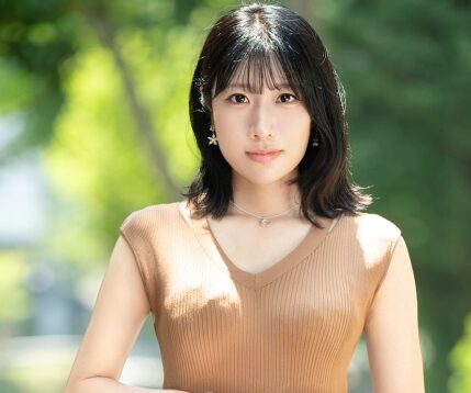 タイトルは、初妻 クラリネット講師、『本能』で奏でるエロ喘ぎ。人妻講師のデビュー独奏。 さえ 32歳【336FFT-037】。AV女優名は、未だに不明。