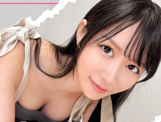 タイトルは、【入り浸り娘】小生意気なバ先の後輩女子。彼氏いないんでしょ？じゃあオレらSEXしていいよね(笑)？流れるように美乳美尻ボディに生中出しSEX。りお【SIMO-015】。AV女優名は朝妃りお。