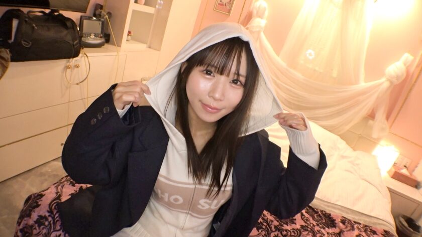 作品名は「NO SEX NO LIFE！！」恋愛経験ほぼゼロで純粋そうな現役女子大生・りりかちゃん(21歳)が、緊張でガチガチになりながら初撮影に挑戦！…かと思いきや、Fカップの敏感乳首を舐められた瞬間スイッチON！「えっ…なにこれヤバい…？」って自分でも戸惑うくらいビクビク震えて絶頂寸前→そこからイラマチオ・69・杭打ち騎乗位・背面騎乗位・パイズリぶっかけまで完全制覇！撮られながら快楽に飲み込まれていく姿がリアルすぎて抜きどころしかない！素人覚醒セックス完全記録！！ 【初撮り】ネットでAV応募→AV体験撮影 2416。女優名は天羽りりか嬢。