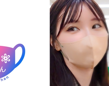 作品名は「【これがスレンダーの極地！】彼氏持ちモデルが美女すぎる！ オモチャ好きエロ膣がイキまくり！【にあ(22)】(DOCS-100)」。AV女優名はNiaちゃん（伊東める）。