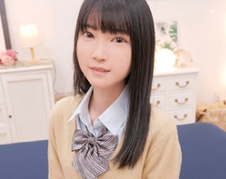 タイトルは「うぶな女子限定！ 黒ストッキングまんぐりイキ我慢チャレンジ！ 罰ゲームはデカチン激ピストン生ハメ中出しセックス！ 伊織ひなの」AV女優名は伊織ひなの。