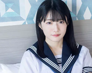 タイトルは「誘惑に負けて放課後ラブホで何度も、何度も、セックスしてしまった… 輝星きら」のAV女優名は輝星きら。