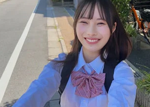 タイトルは「ひなこ（素人ムクムク）」。AV女優名は松井日奈子。